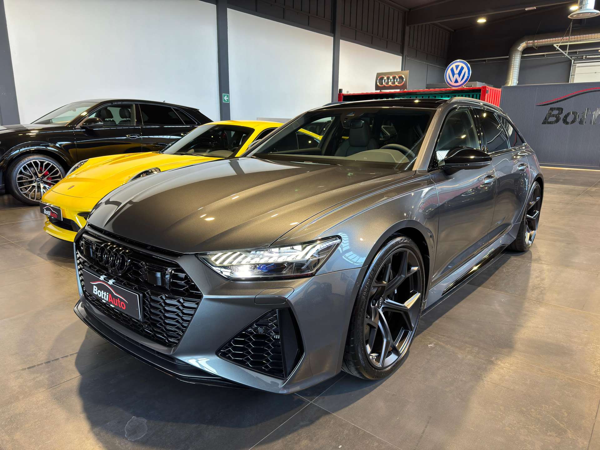 https://bottiauto.com/wp-content/uploads/2024/05/audi-rs6-performance-2024-dynamic-race-tetto-nuova-7122.jpg