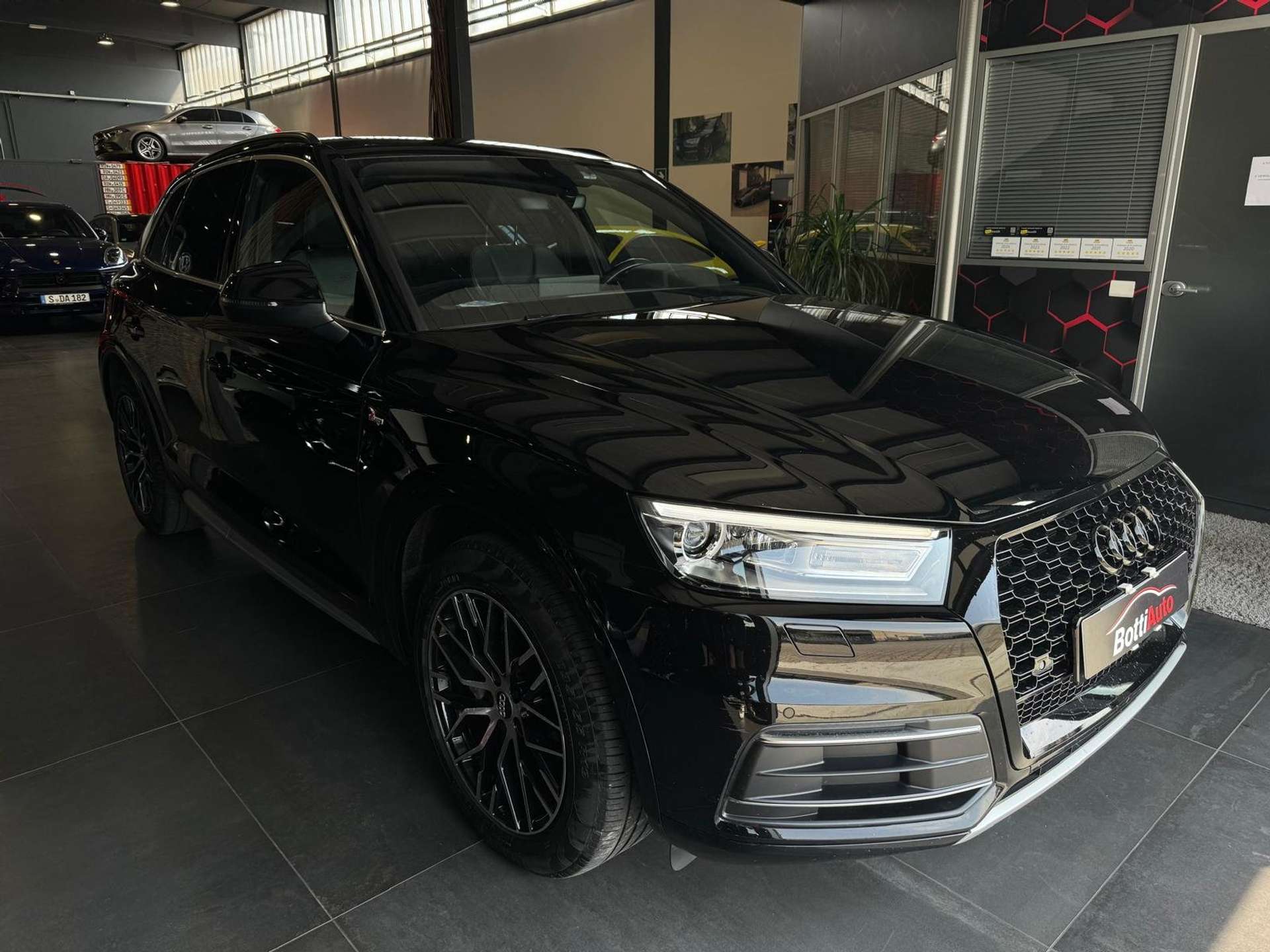 https://bottiauto.com/wp-content/uploads/2024/06/audi-q5-35-tdi-sport-s-line-virtual-led-manuale-10299-2.jpg