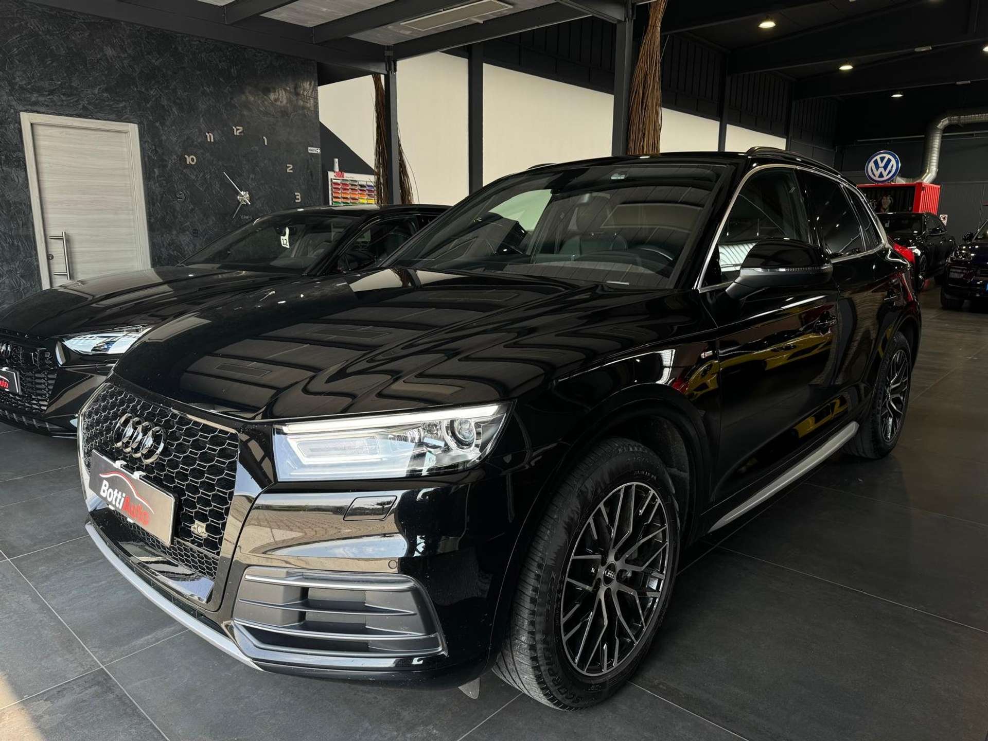 https://bottiauto.com/wp-content/uploads/2024/06/audi-q5-35-tdi-sport-s-line-virtual-led-manuale-10299.jpg