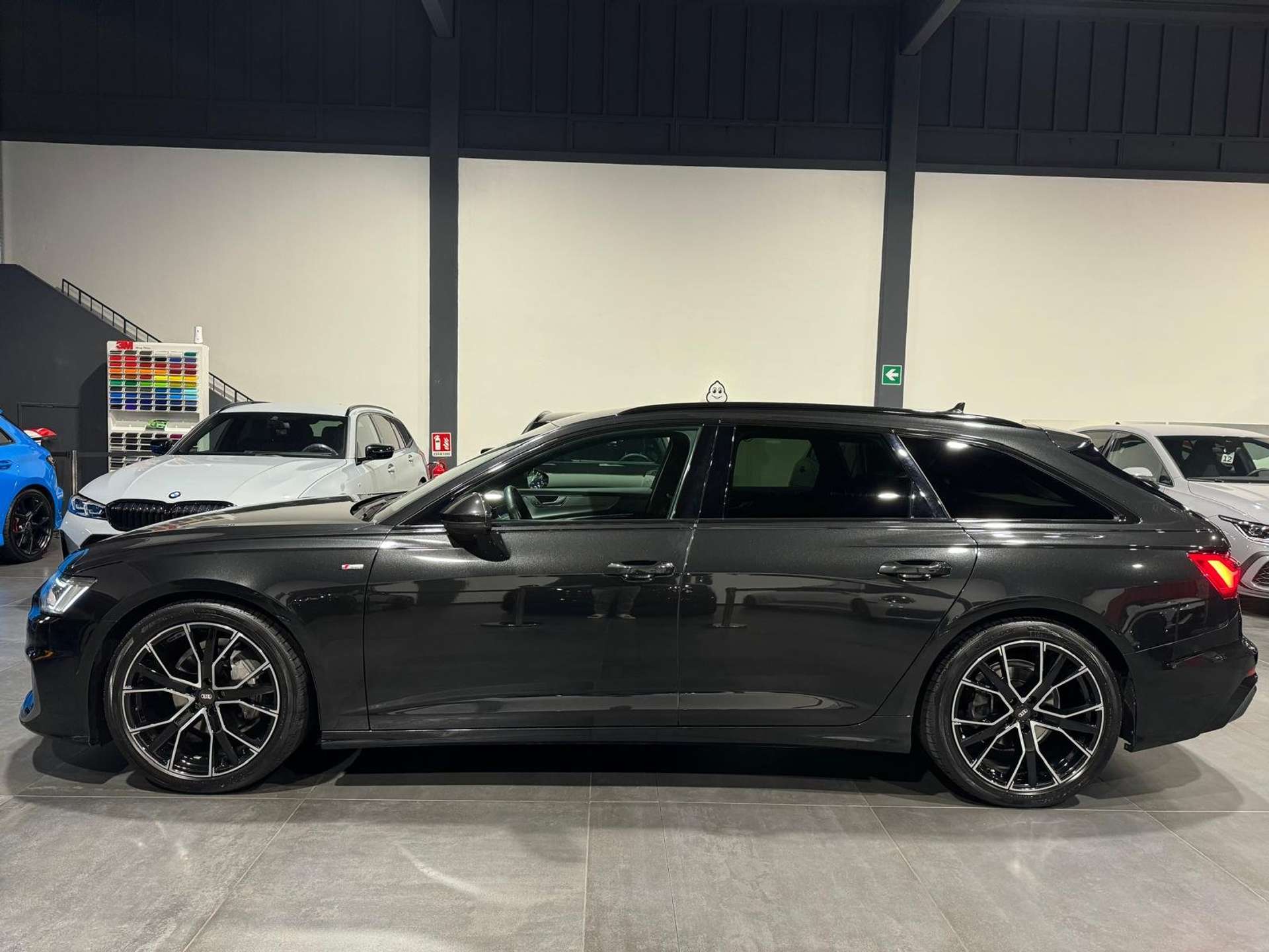 https://bottiauto.com/wp-content/uploads/2024/12/audi-a6-avant-40-tdi-quattro-s-line-s-tronic-10831-1.jpg