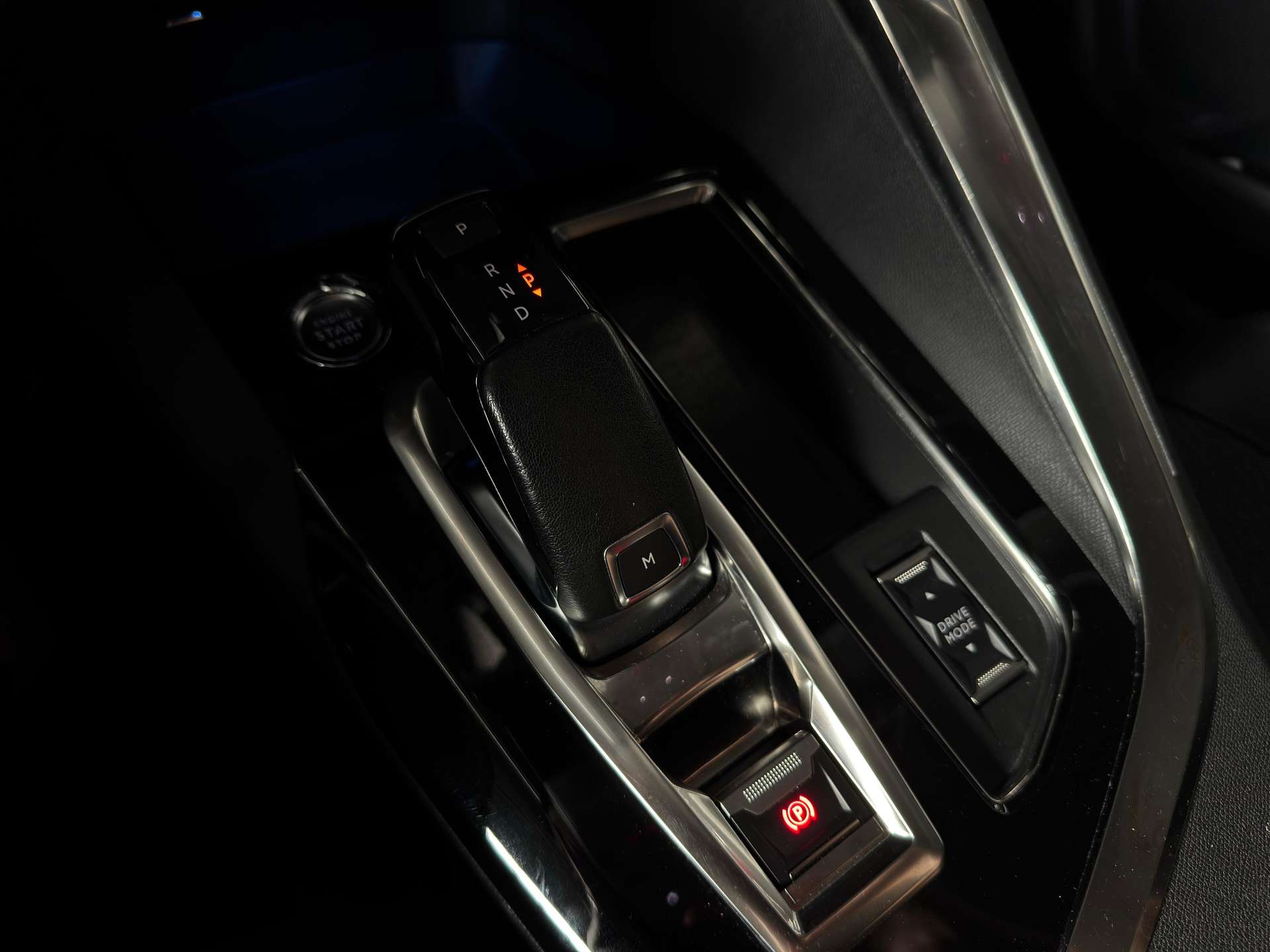 https://bottiauto.com/wp-content/uploads/2025/10/peugeot-3008-allure-pack-s-autocarro-n1-11707-12.jpg