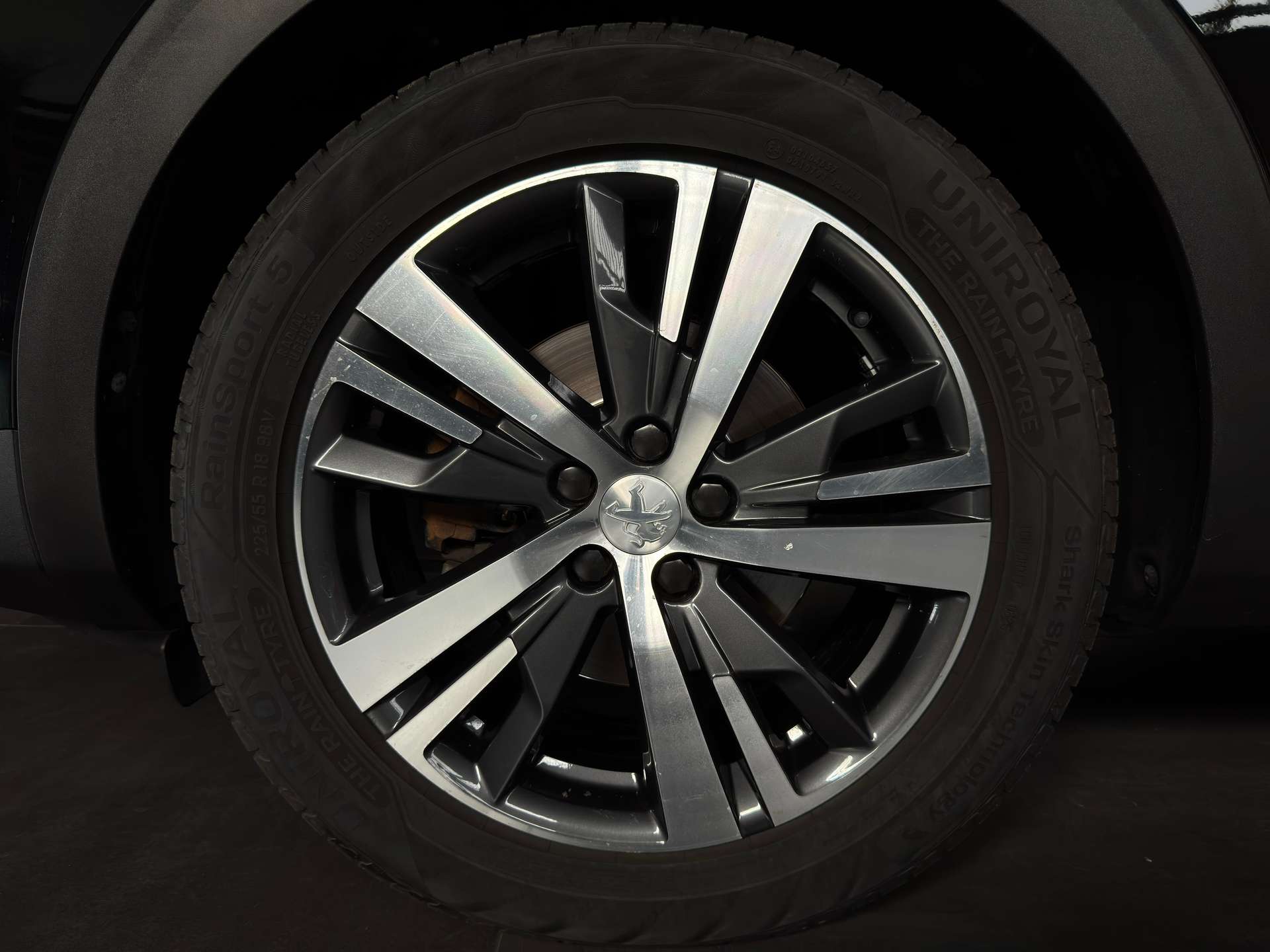 https://bottiauto.com/wp-content/uploads/2025/10/peugeot-3008-allure-pack-s-autocarro-n1-11707-4.jpg