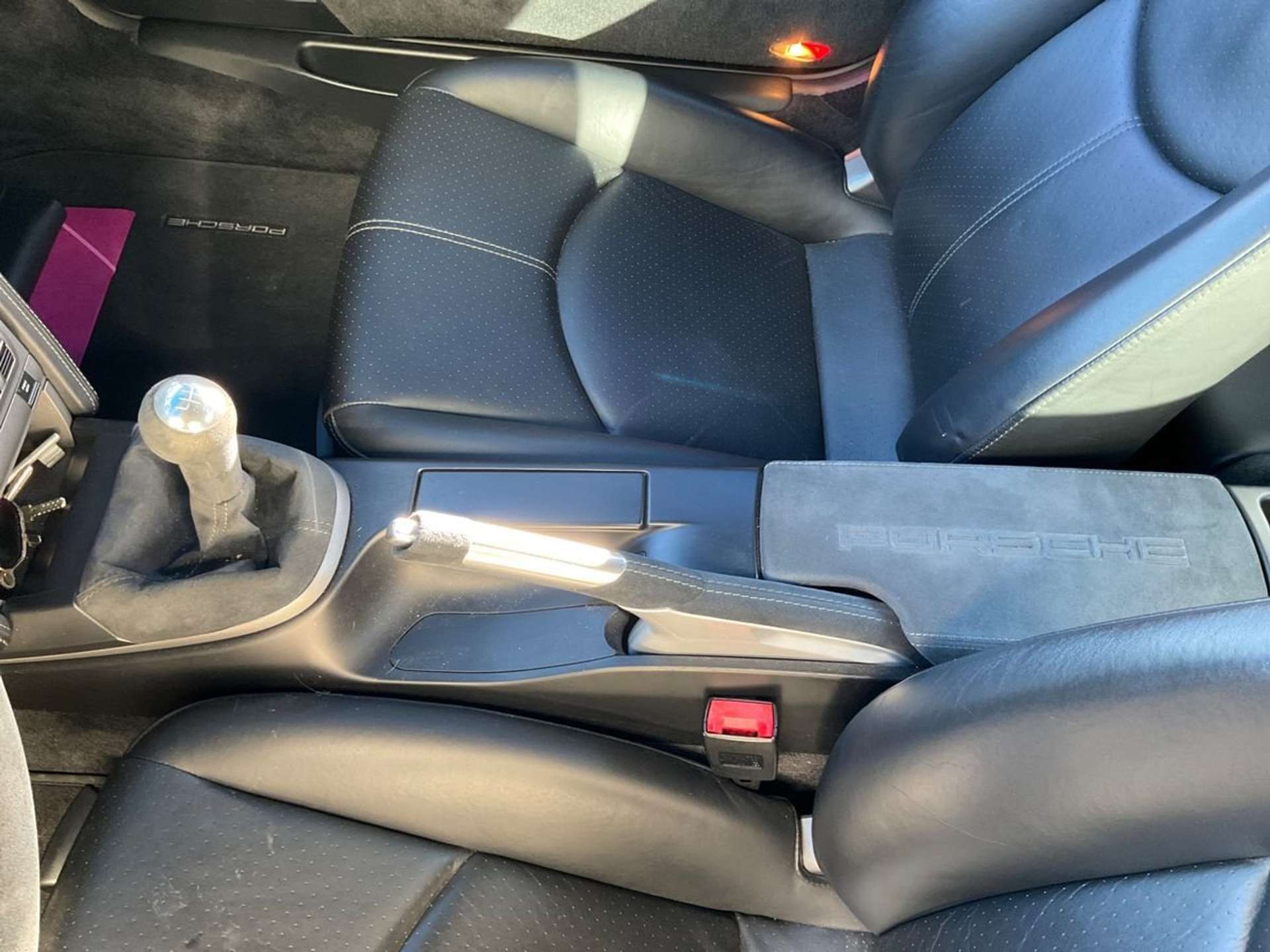 https://bottiauto.com/wp-content/uploads/2025/10/porsche-997-911-coupe-carrera-4-manuale-tagliandi-porsche-11806-9.jpg