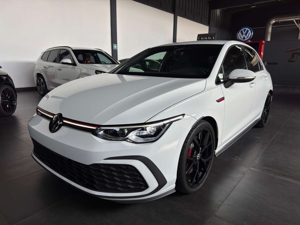 Volkswagen Golf GTI  8 DSG – BLACK STYLE – 19″ R ESTORIL – UFFICIALE VW