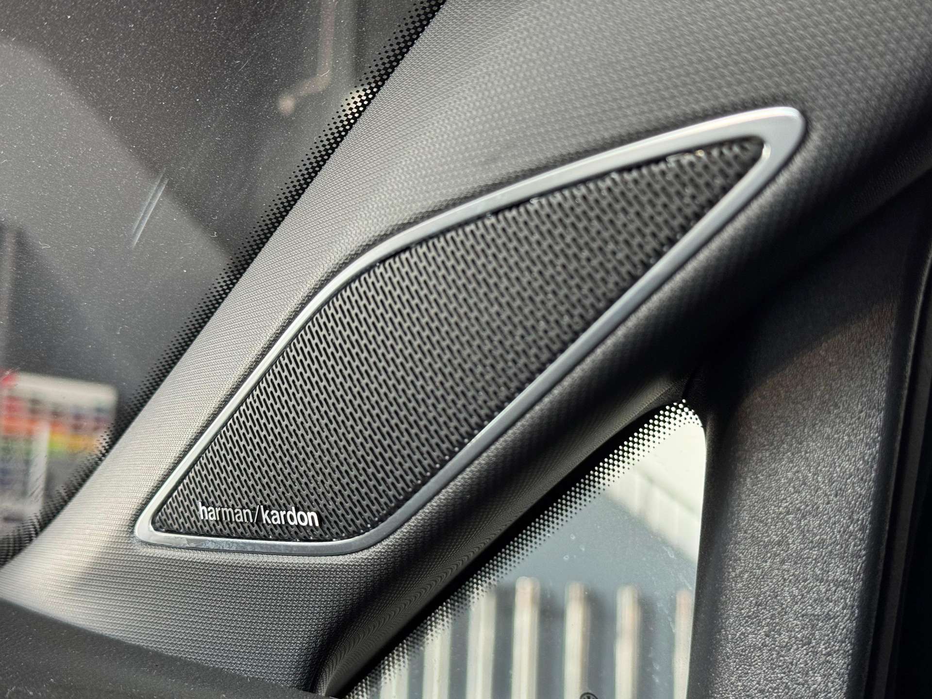 https://bottiauto.com/wp-content/uploads/2025/10/volkswagen-golf-gti-8-dsg-iq-light-matrix-19-harman-kardon-acc-11634-11.jpg